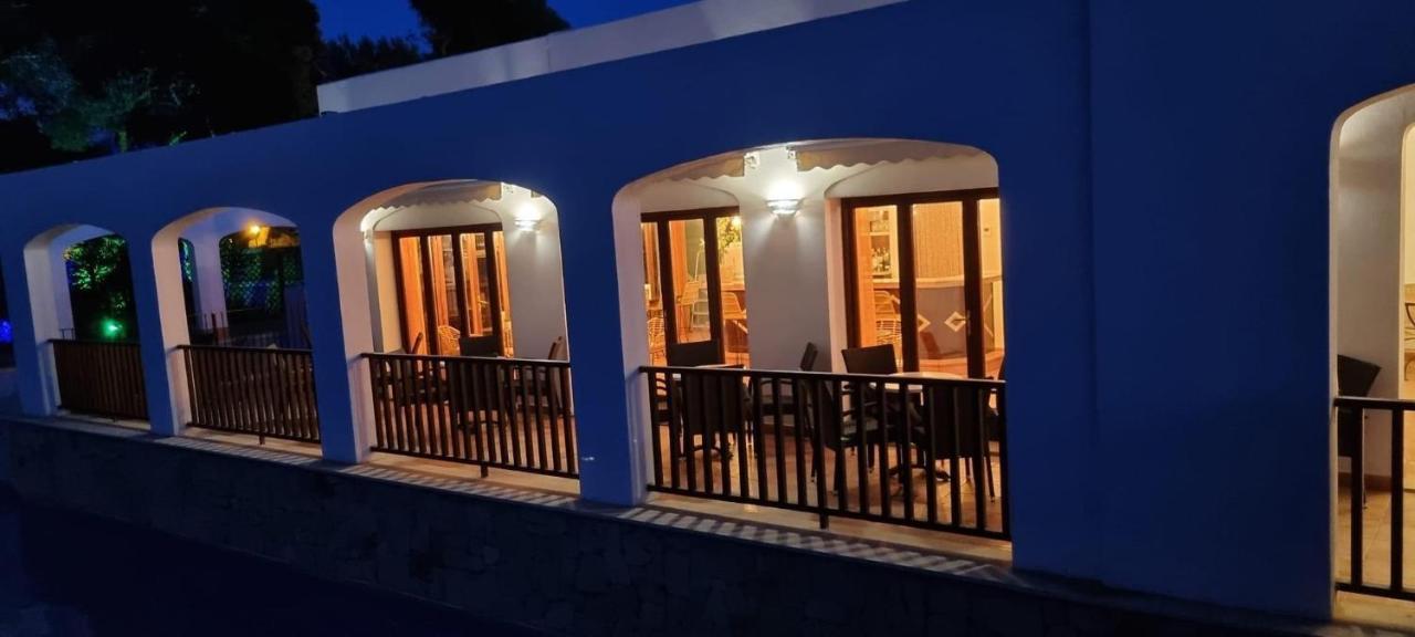 Apartment Luxuswohnung Fuer 4 Personen In *